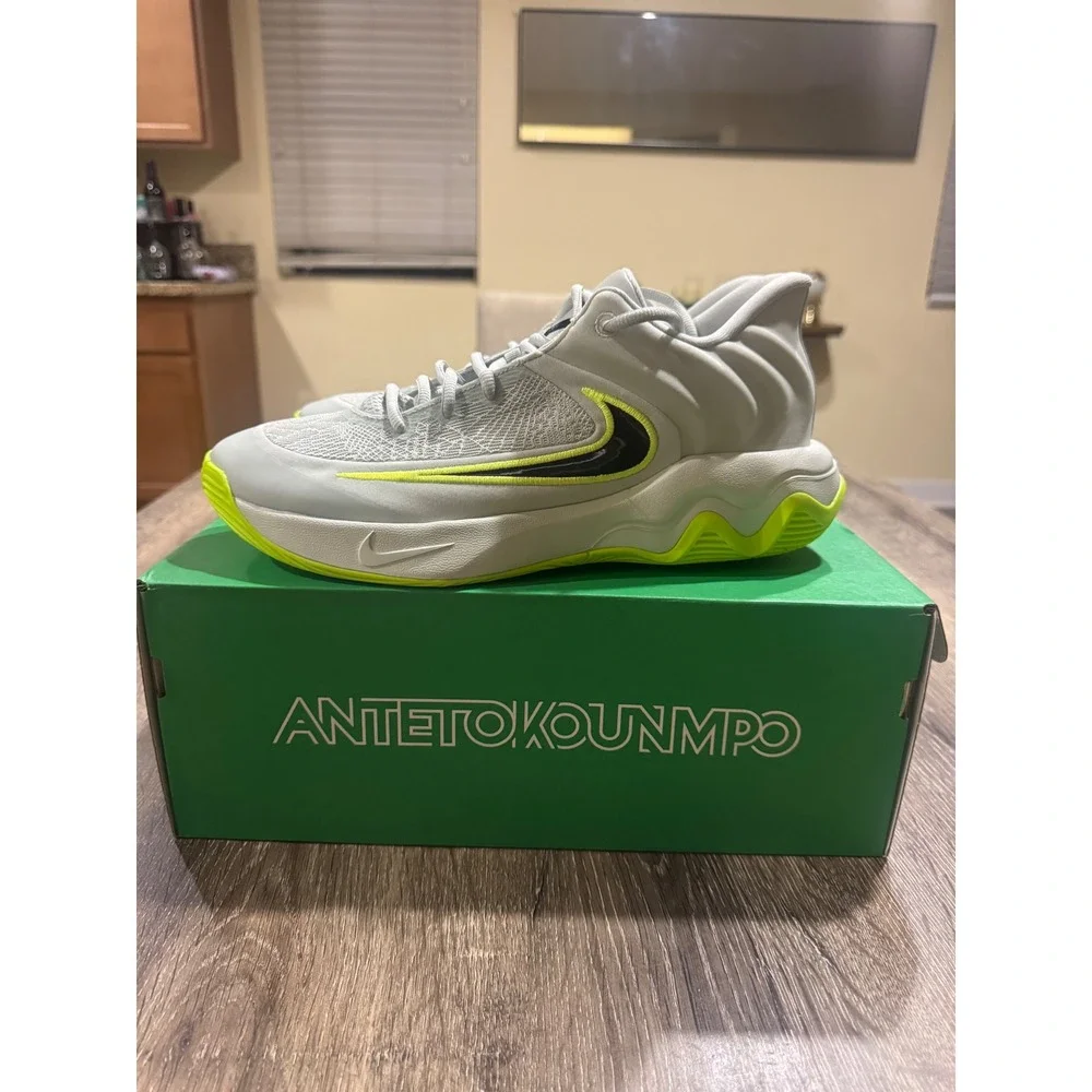 Nike Giannis Immortality‎ 4 Light Silver Volt Basketball Shoes FQ3680-007 Sz 8.5